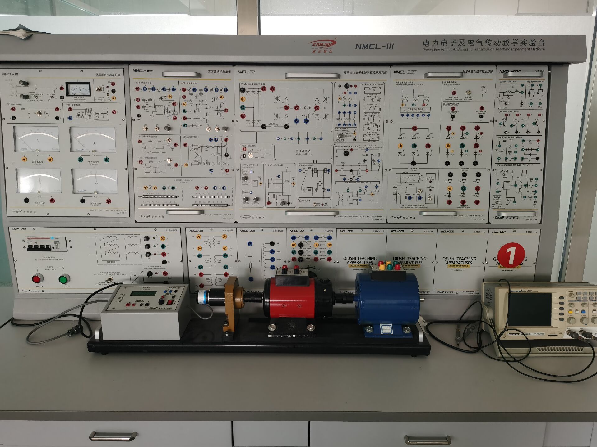 电力电子及电气传动教学实验台简介